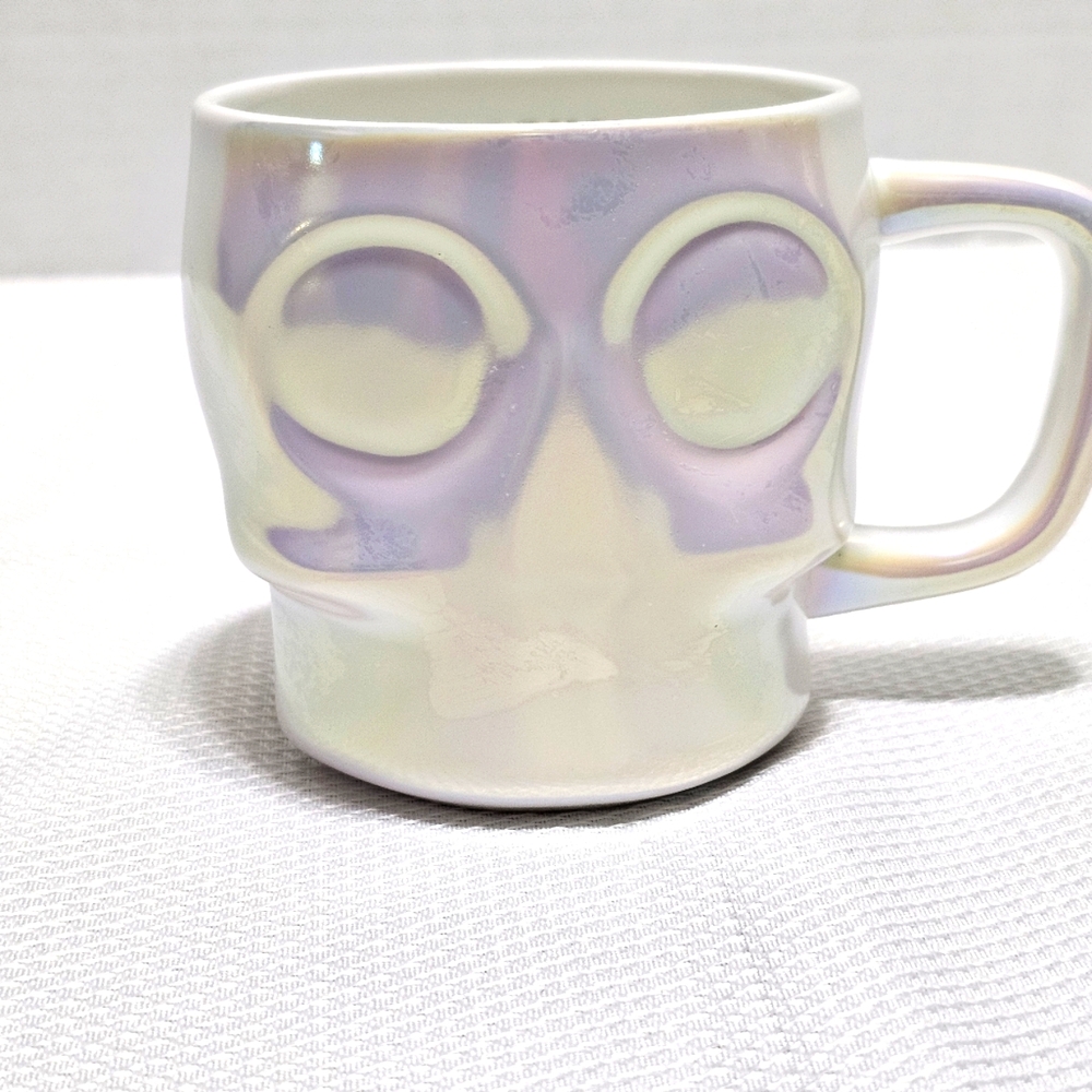 STARBUCKS New Halloween collection Iridescent Luster Skull Mug (14 oz)